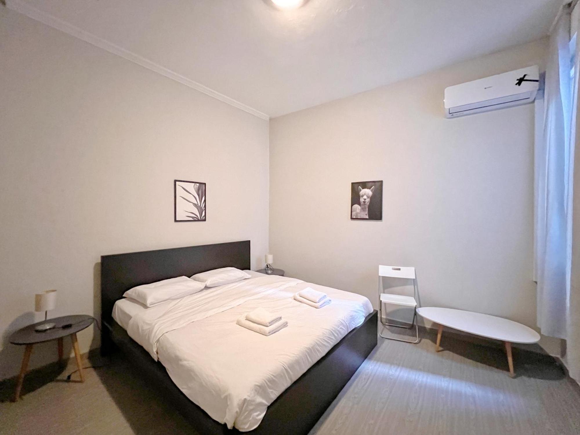 Wsd Golden Times 8 Apartment Hotel Athena Bagian luar foto